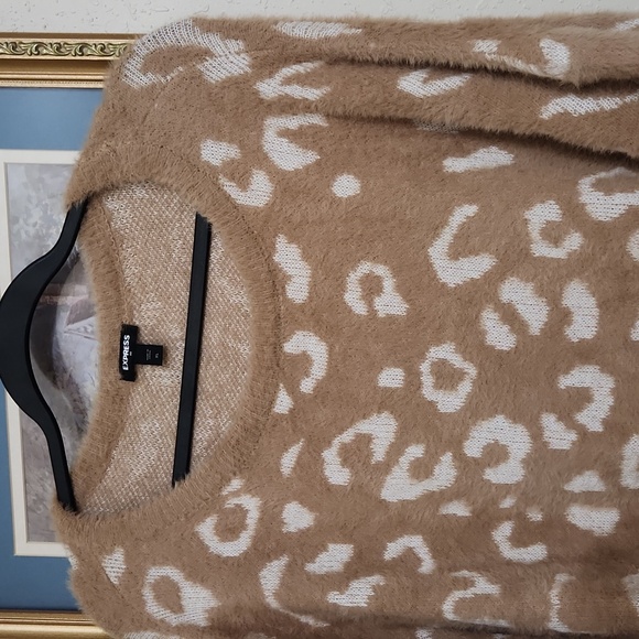 Express Animal Print Sweater size xl Faux Fur - Picture 6 of 8